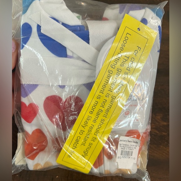 New Pottery Barn Kids Organic Cotton Rainbow Heart Zip Front Pajamas in Size 0-3 - Picture 3 of 3